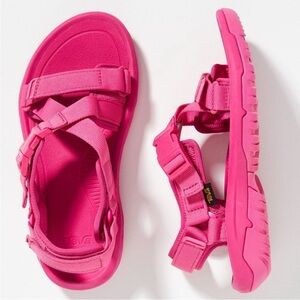 NWOT Teva Hurricane Verge Sandals